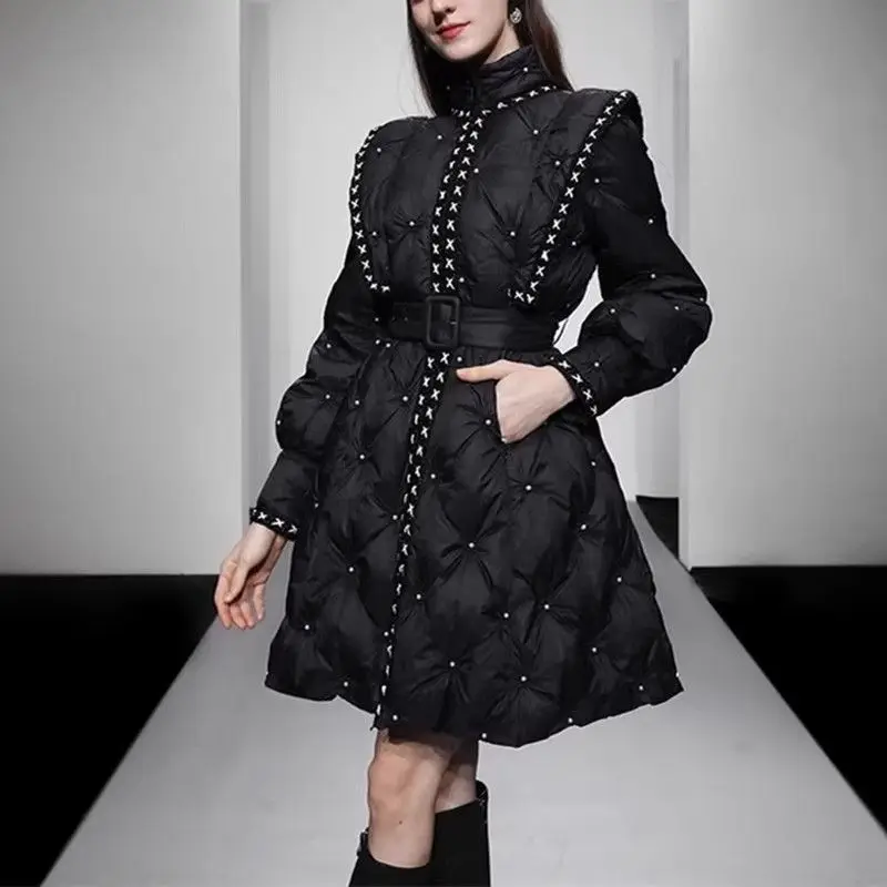 

New Women's Clothing Feifei Sleeves Heavy Industry Beads Big Pendulum Waist Short Sweet Stand-up Collar Light Luxury Down Jacket