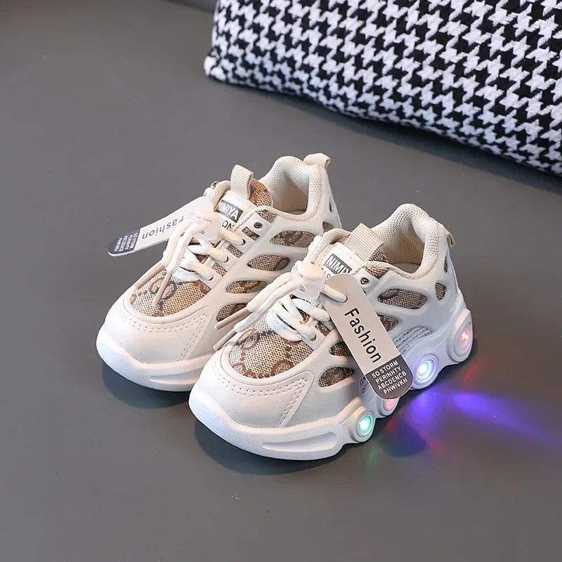 LED Light Up Kids Sneakers Breathable Luminous Running Shoes Baby Girls Casual Shoes Sports Walking Shoe Children Toddler Shoes