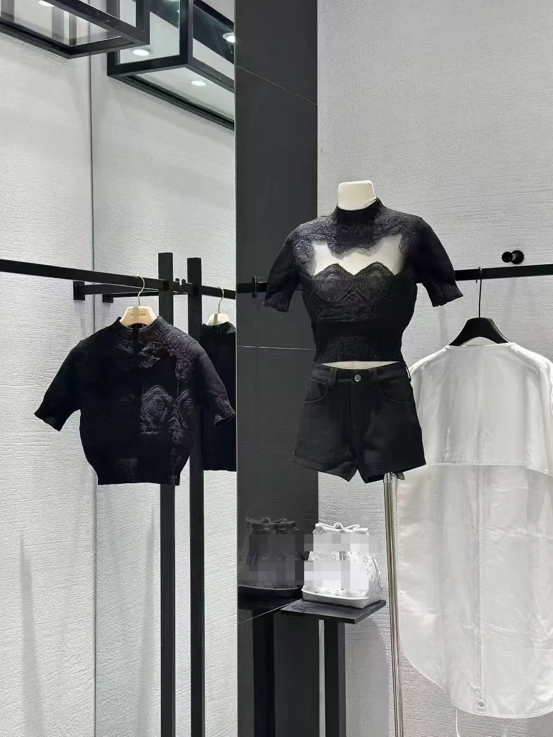 

Женская футболка с высоким воротником, модная летняя вязаная блузка с вырезами, базовая одежда, черная блузка с коротким рукавом, стильный свитер F743