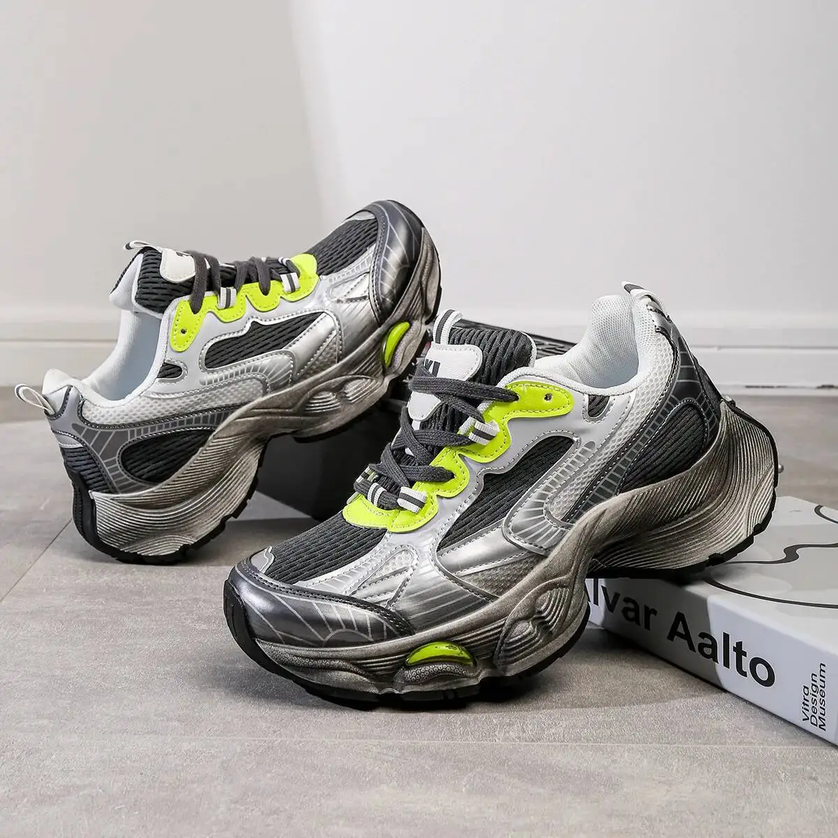 

Мужские повседневные кроссовки на толстой подошве, новые потертые грязные стильные универсальные противоскользящие повседневные спортивные туфли на толстой подошве