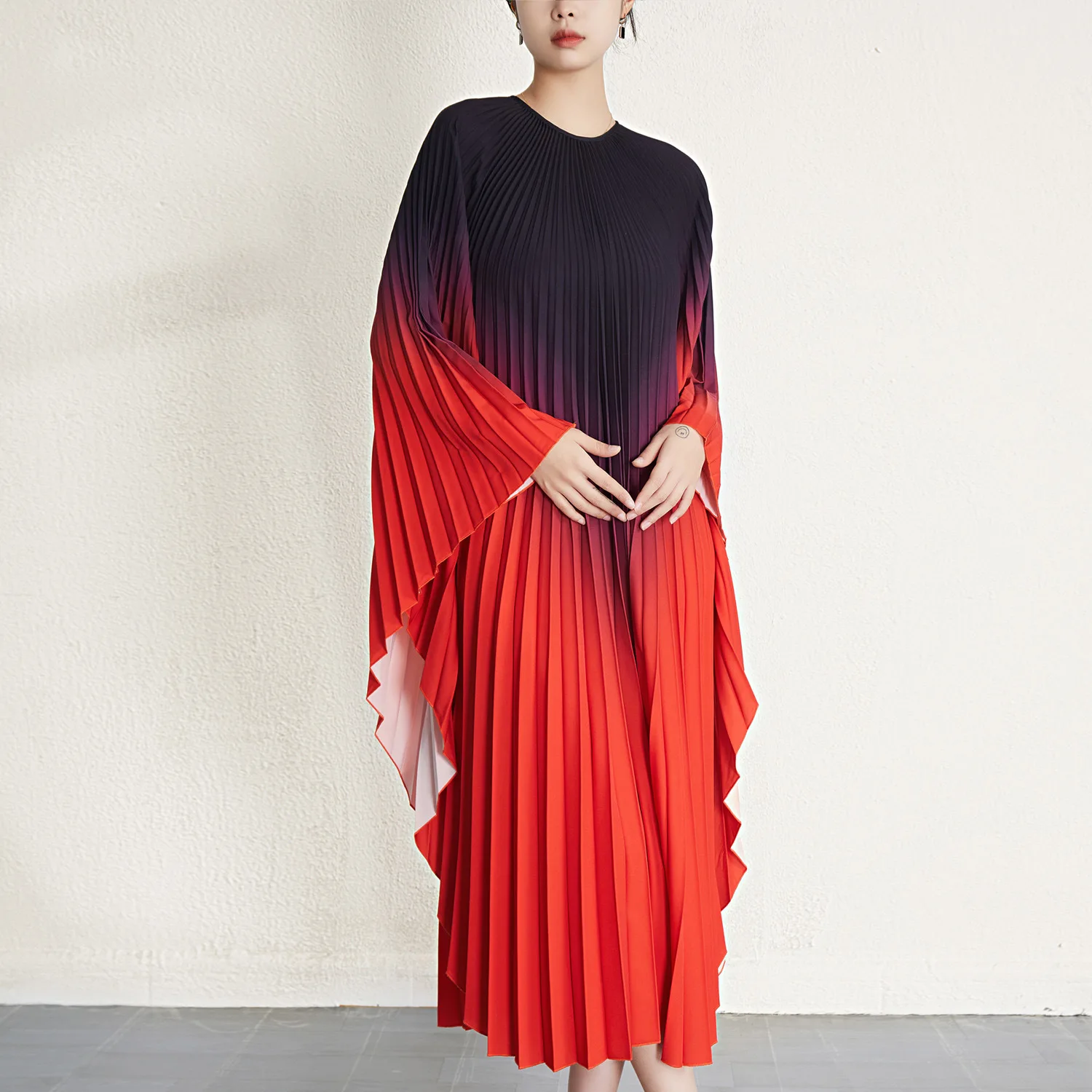 

Miyake Pleated Gradual Color Dress Irregular O-neck Long Sleeevs Loose Long Dresses Casual Style 2023 Summer New Women