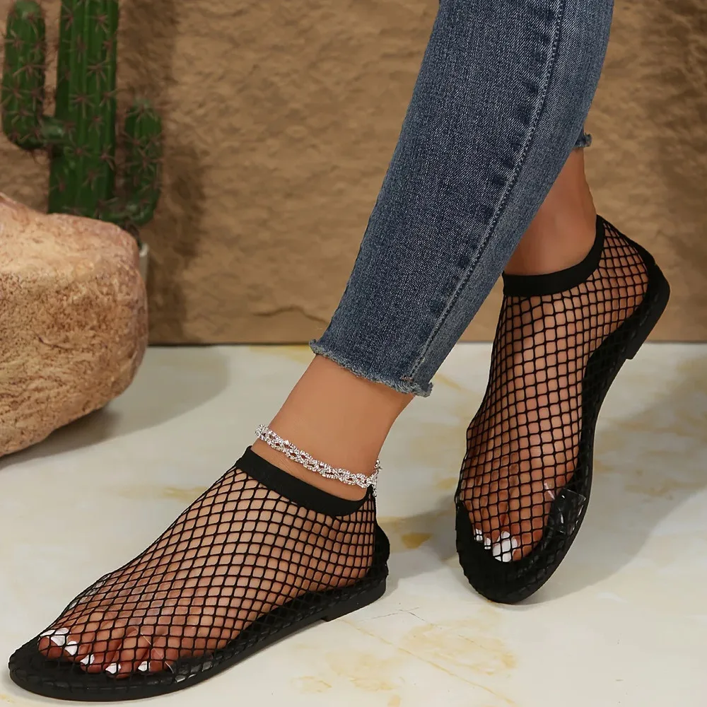 

2026 Women Summer Mesh Hollow Sandals Women Flats Shallow New Beach Comfort Retro Female Flat Slippers Shoes