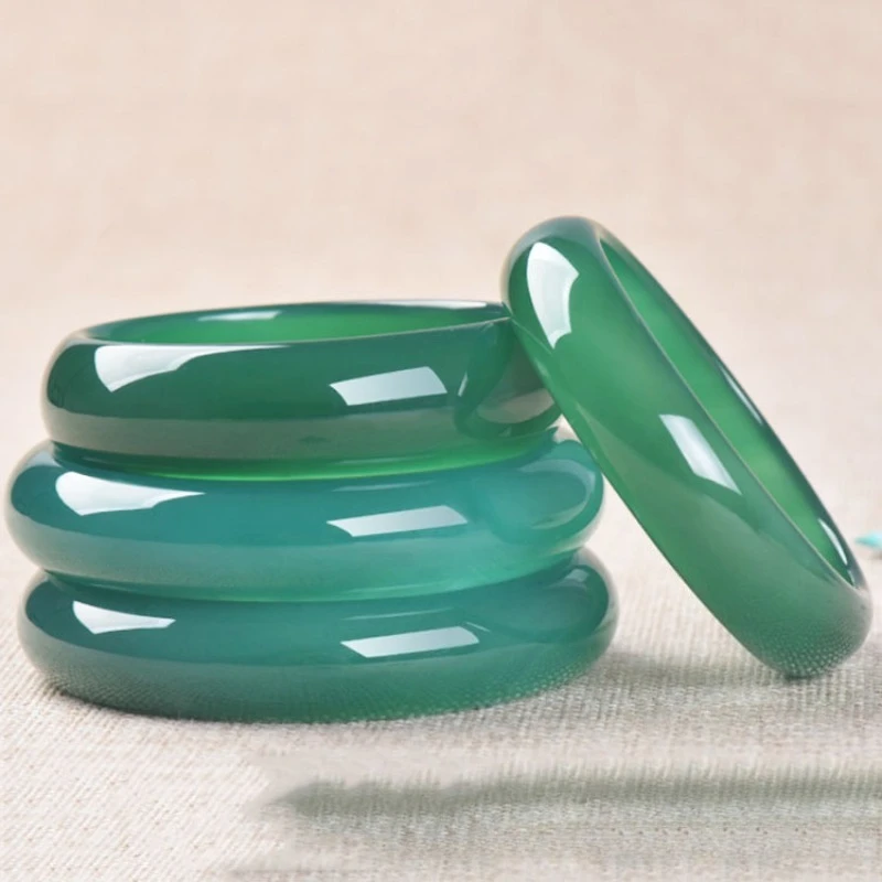 

Green Agate Chalcedony Bracelet, Fashionable and Versatile Temperament Jewelry