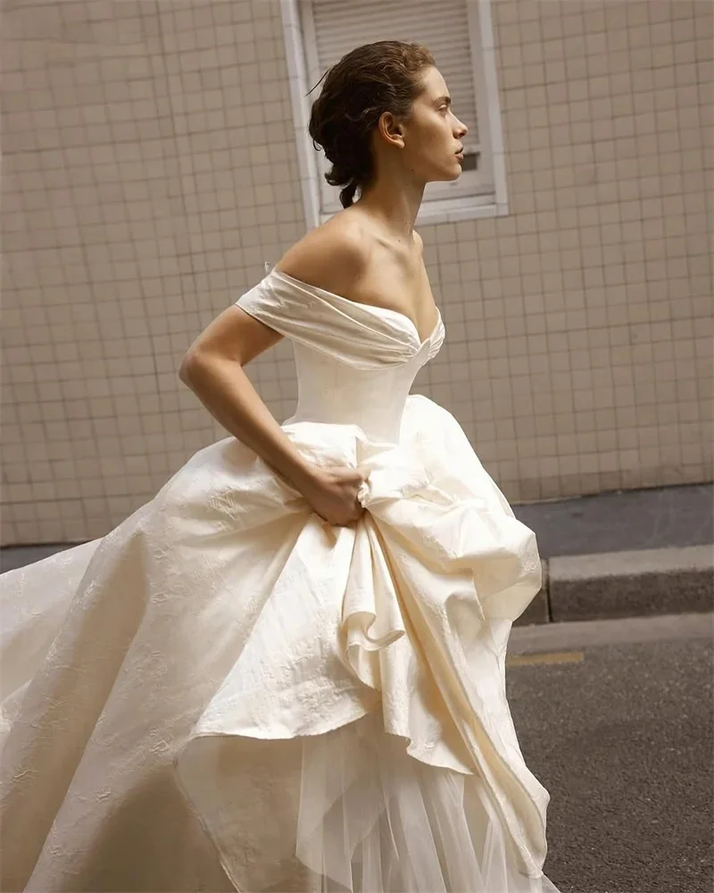 Customzied  A-Line Off The Shoulder Ivory Wedding Dresses  Simple Sleeveless Pleat Satin Long Elegant Brides Gown Custom Made