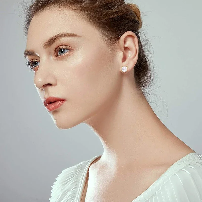 Huitan Cute Cat Imitation Pearl Stud Earrings with CZ Exquisite Girl Ear Piercing Earrings Fancy Birthday Gift Statement Jewelry