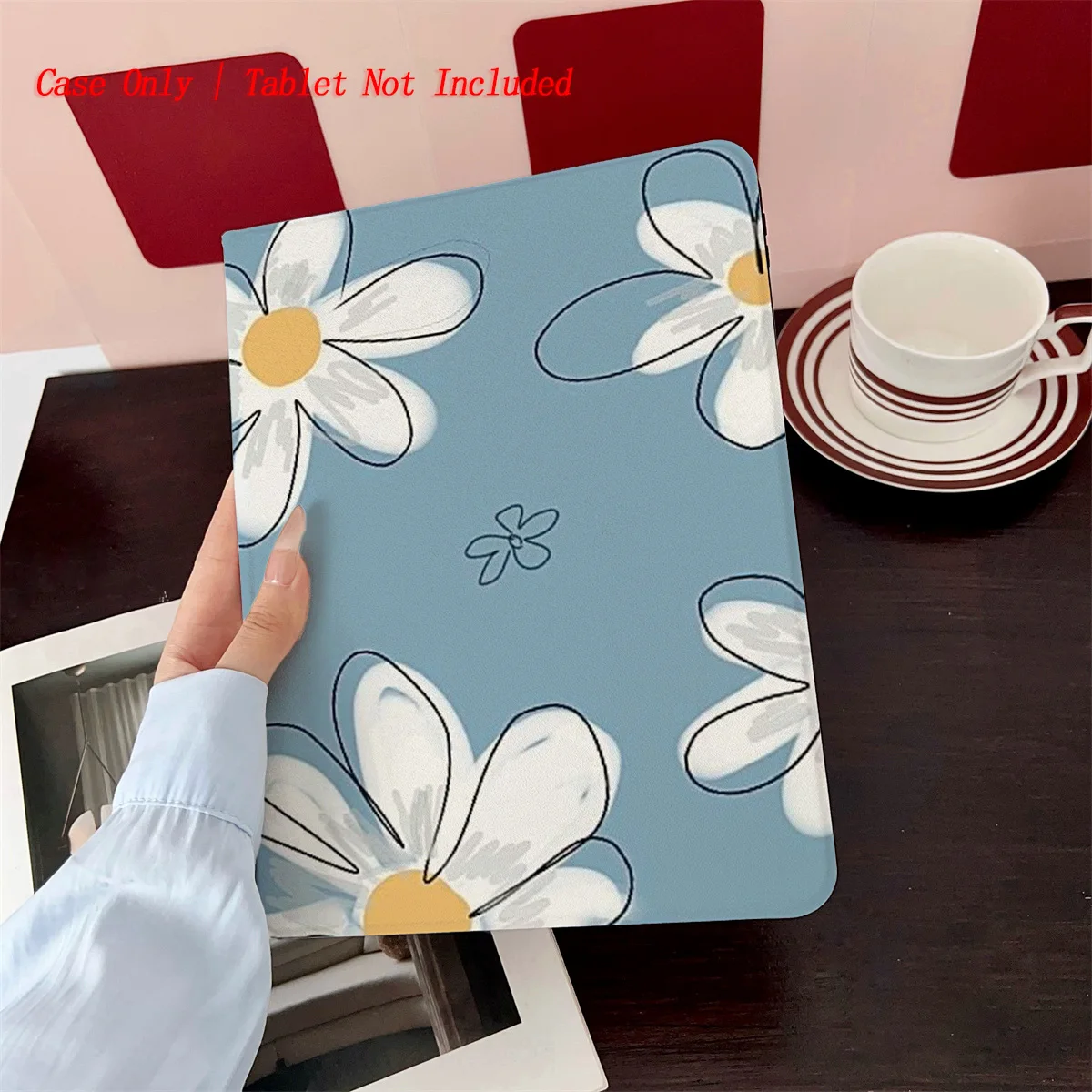 

Fresh White Mini Daisy Design iPad Case for Air 11 M3/6 10.9 3rd Gen 9.7 Anti-Scratch Cover with Pen Slot