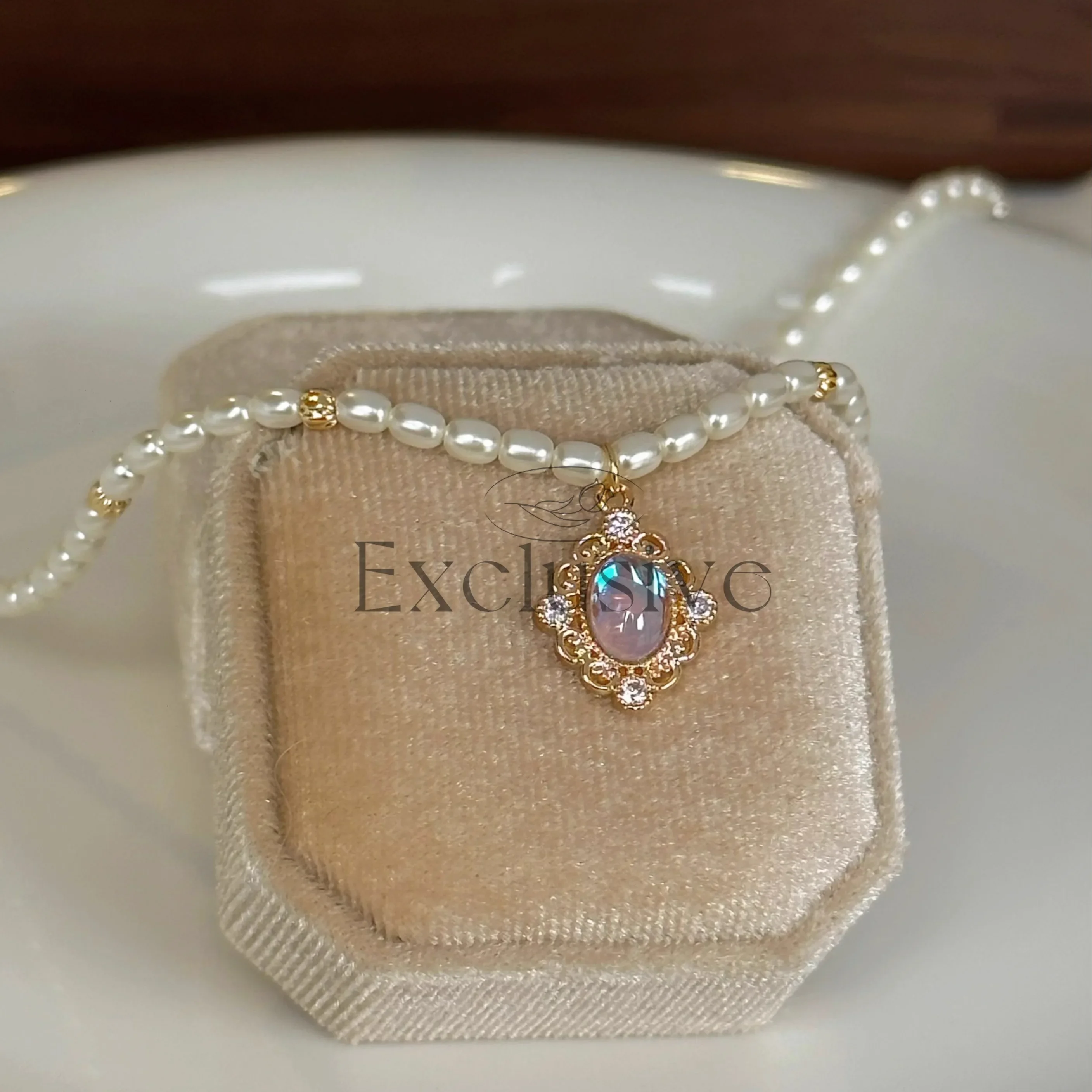 Gradual change pearl necklace light luxury niche exquisite high-end neck chain pendant