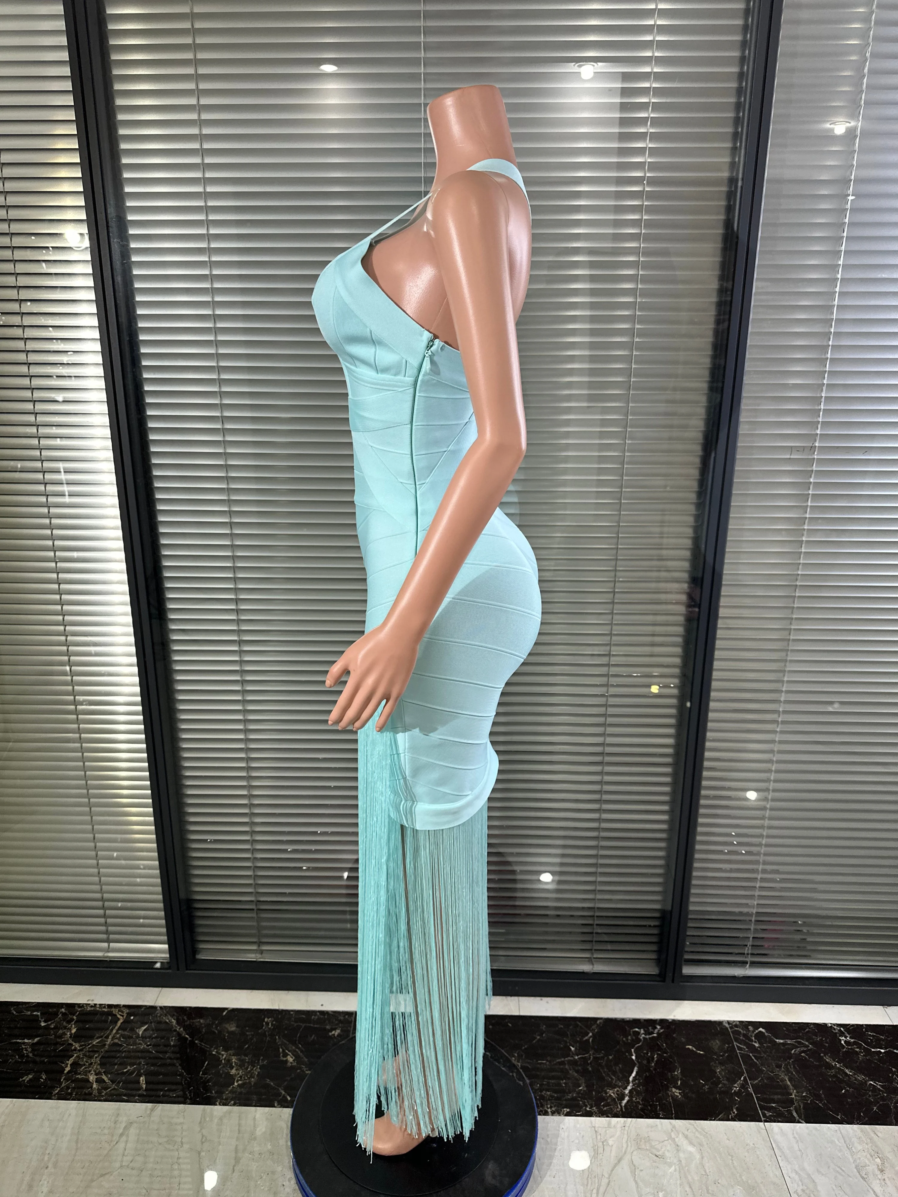 Elegantes Hellblaues Bandage-Midikleid für Damen Sexy Tiefer V-Ausschnitt Neckholder Fließendes Fransen-Bodycon-Abendkleid Gala-Party-Kostüm