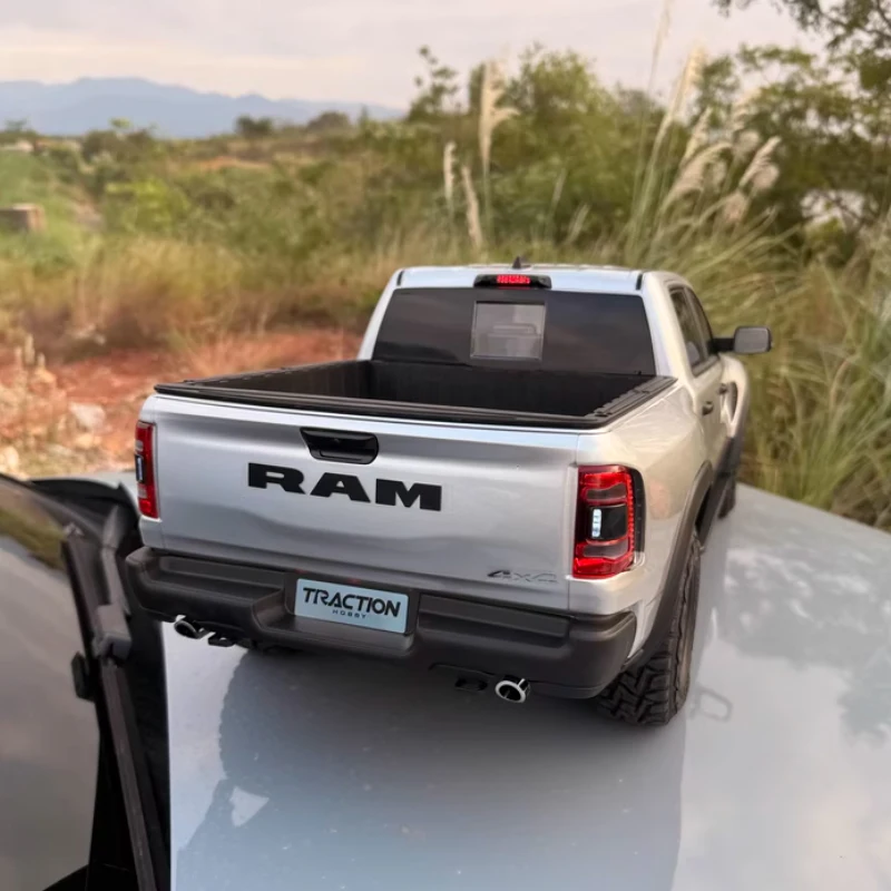 Thunder Dodge Tyrannosaurus Ram 1/8 Maßstab 4WD Fernbedienung Elektro-Offroad-Pickup-Truck RC Auto Simulation Kletterspielzeug