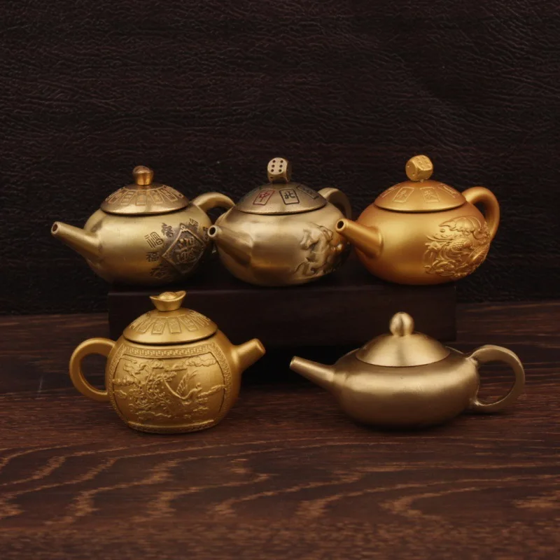 

Brass Handle Pot Rotating Hand Piece Chinese Handicraft Small Ornament Stall Mahjong Kettle Teapot