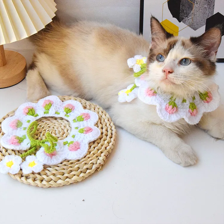 Pet Supplies Autumn Winter Bib Strawberry Pattern Pet Collar Wool Hand-knitted Cat Scarf Decoration Cat Accessories Pet Items