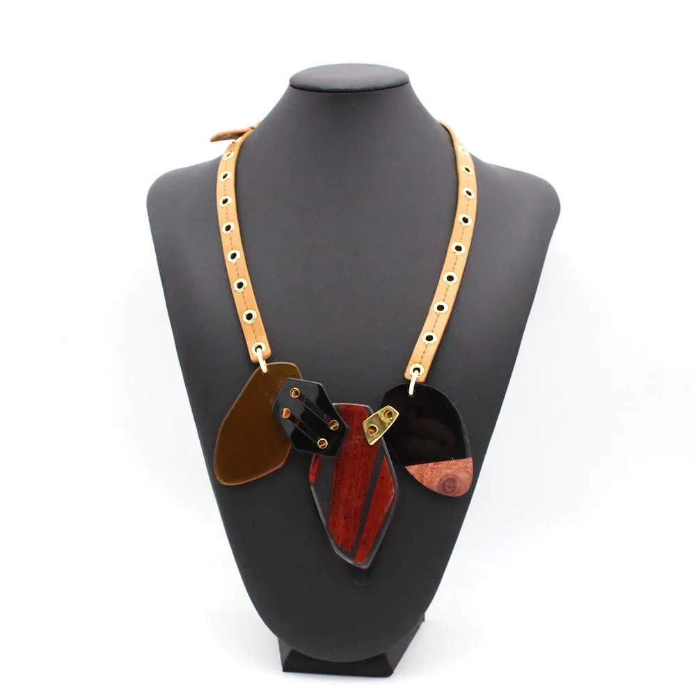 

Luxury Designer Necklace Pendant Acrylic Metal Choker Hot Newest Fashion Leather Necklace For Women Jewelry Accessories