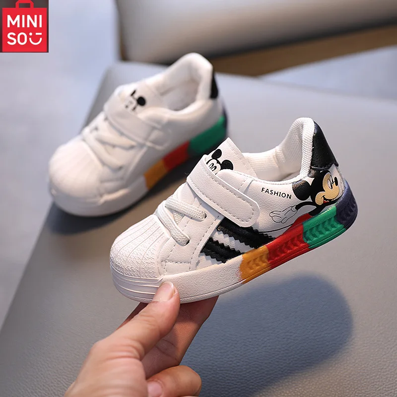 أحذية مشي للأطفال من Miniso للأولاد والبنات، نعل ناعم، أحذية فردية للأطفال مضادة للانزلاق وقابلة للتنفس