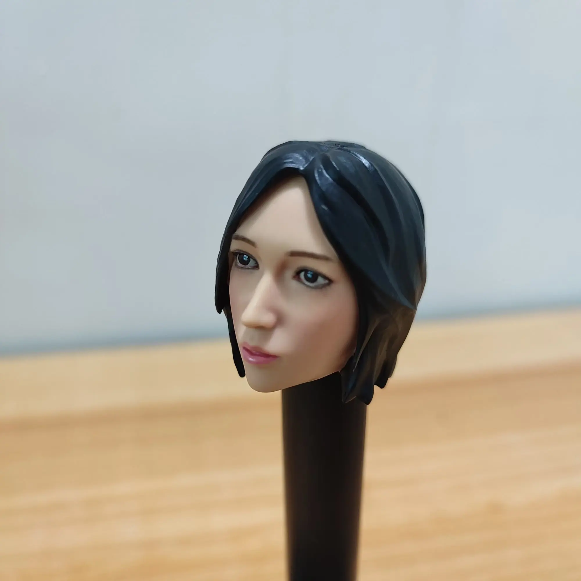 ในสต็อก KUMIK 1/6 Scale หญิง Headsculpt KM16-25 ยางสีดําผมหัวแกะสลักรุ่น F 12 นิ้ว Body Action Figure สะสม