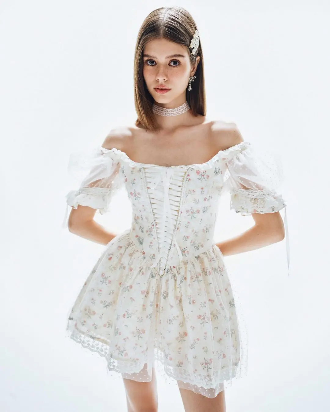 Robe de soirée à épaules dénudées avec petites fleurs, zone corset, robe de Rh, photographie d'été, fête d'anniversaire, 2024