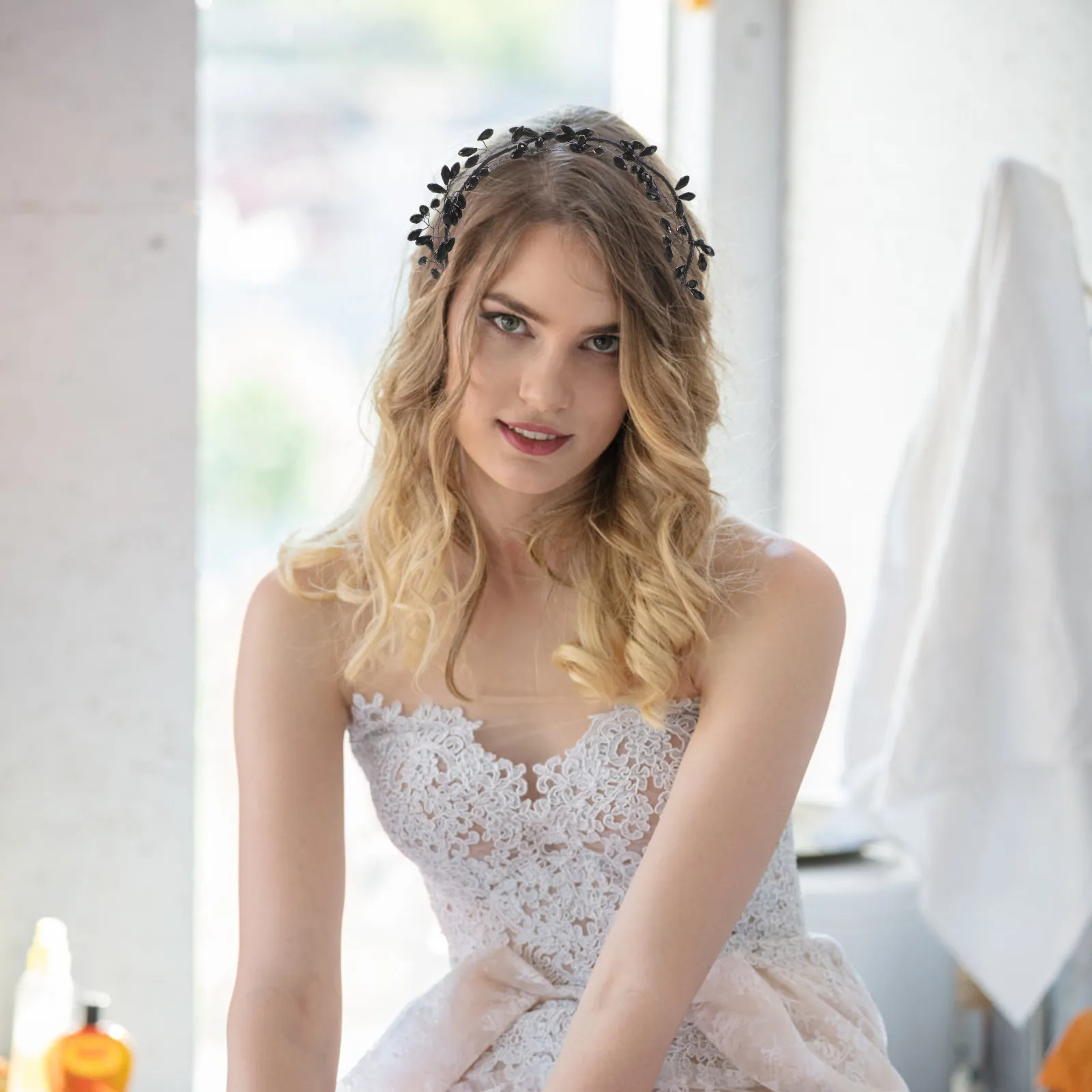 Exquisite Faux Crystal Headband for Women Elegant High-Gloss Statement Hair Accessory Perfect for Wedding Prom Party Formal