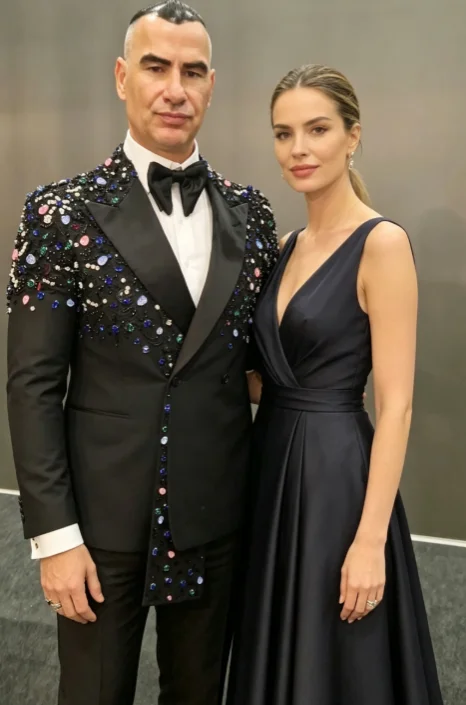 Gorgeous Diamond Shiny Groom Wedding Tuxedos 2 Pieces Sets Customized Slim Fit Peak Lapel Luxuly Men Suits Male Prom Blazers  ﻿