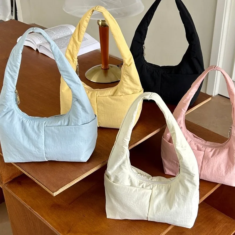 

Casual Nylon Padded Women Shoulder Bag Soft Light Quilting Handbags and Purses Cotton Underarm Bags for Women Tote Clutch Tote