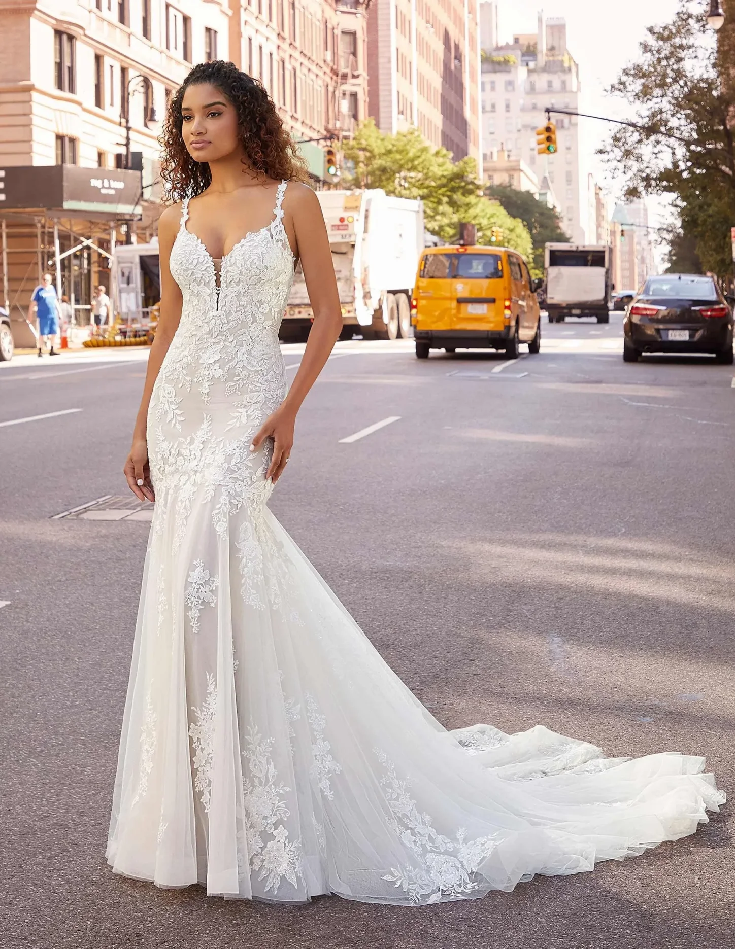 PLUS ขนาด Gorgeous ชุดเดรสเมอร์เมดภาพลวงตาลูกไม้ Appliques สปาเก็ตตี้ Boho ชุดเจ้าสาวที่กําหนดเอง