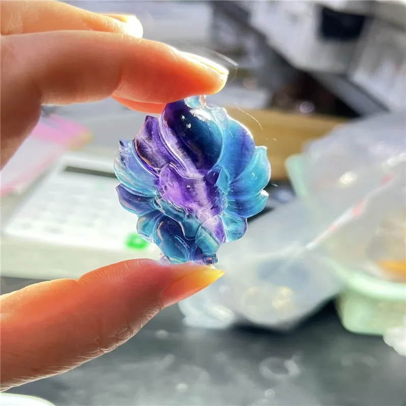 Natural crystal fluorite fox figurine for home decoration