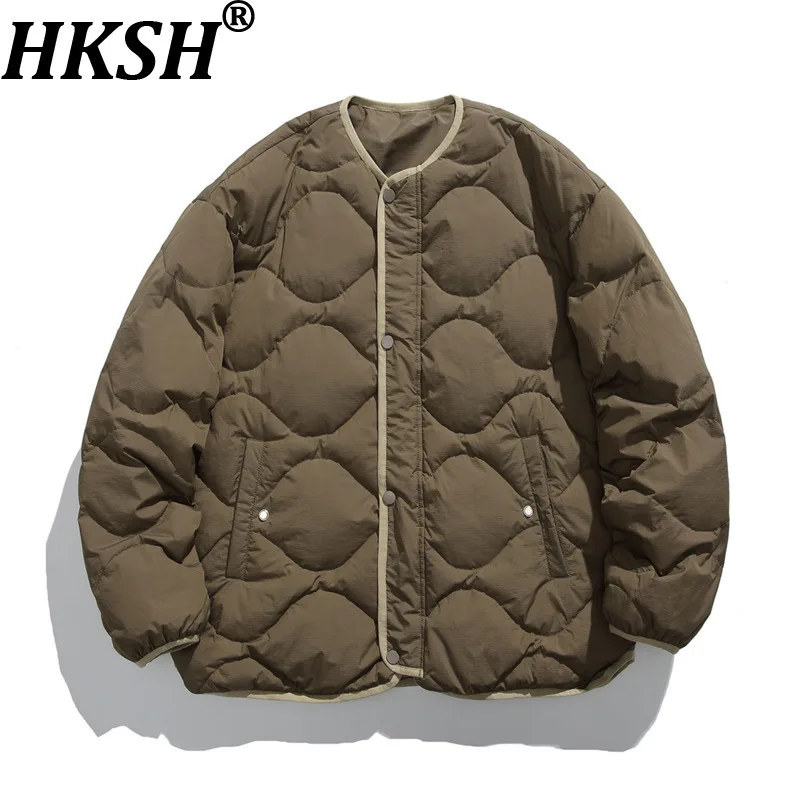 

HKSH Winter New Women's Puffer Jackets O-neck Zipper Color Block Pockets Casual Lightweight Unisex Trendy Warm Down Coat HK13954