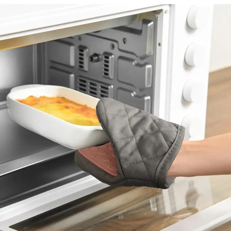 1PC Kitchen Anti scald Oven Gloves Kitchen Multi purpose Fish shaped Silicone Gloves Tray Tableware Rack Oven Gloves