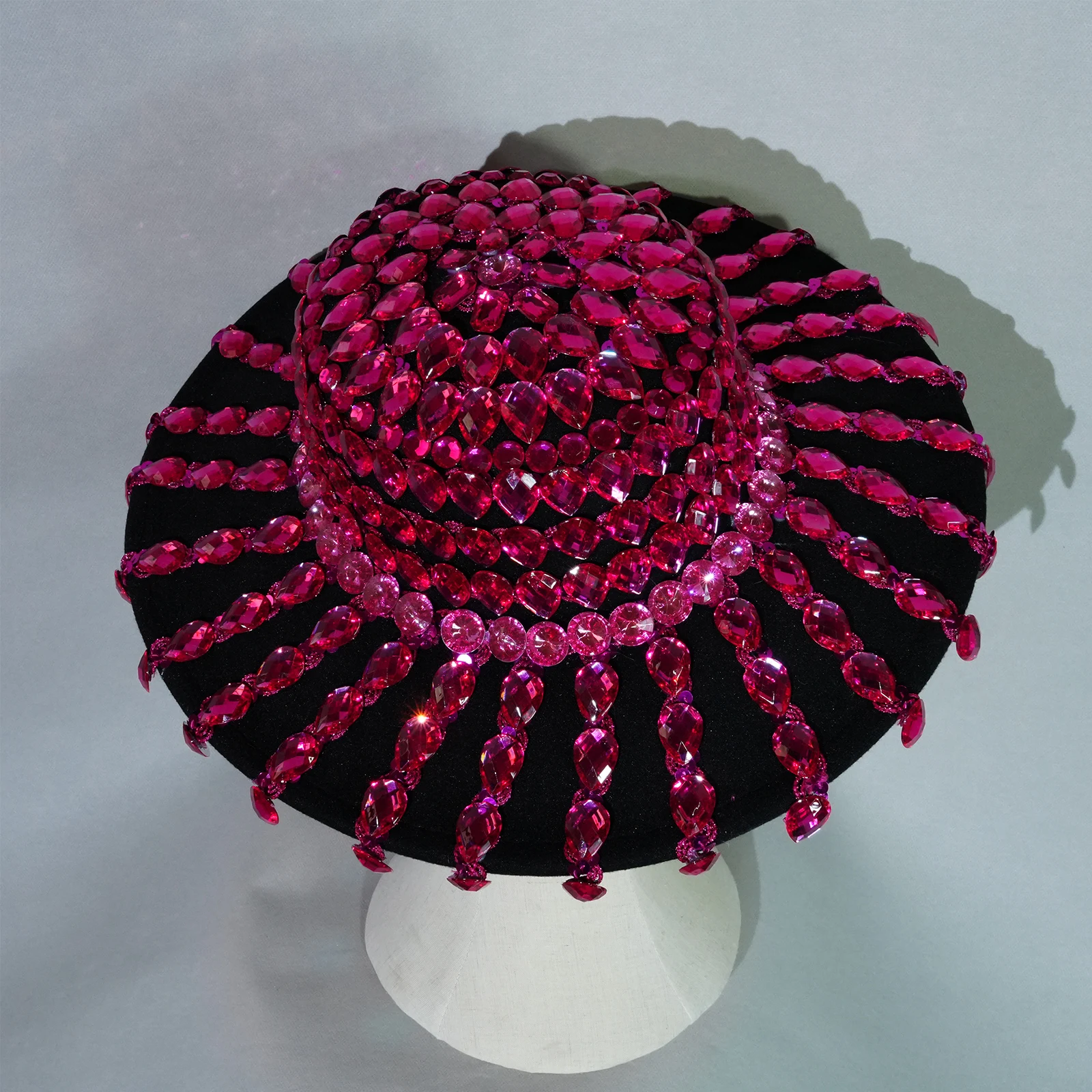 

Water Diamond Rose Red Hat New Jazz Party Stage Performance Fitting Photo Shoot Wearing Celebration Show Drag Queen Musical Girl