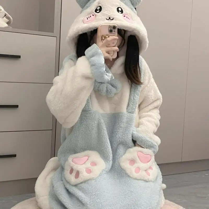 

Милые пижамы Chiikawa из кораллового флиса, женский комплект одежды для сна, зимний кавайный халат Usagi, бархатная утепленная теплая ночная рубашка с капюшоном