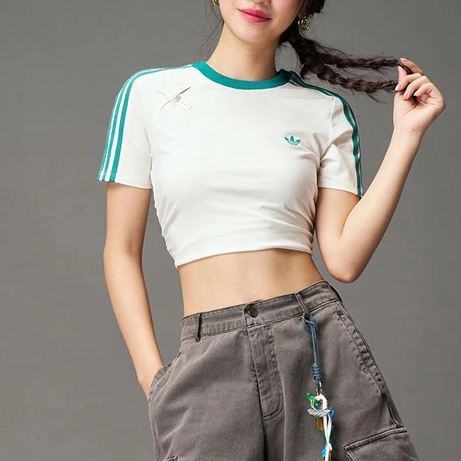 

Adidas genuine Three Leaf Clover Womens Crop Knit Short Sleeve Breathable Short Sleeve KC5852