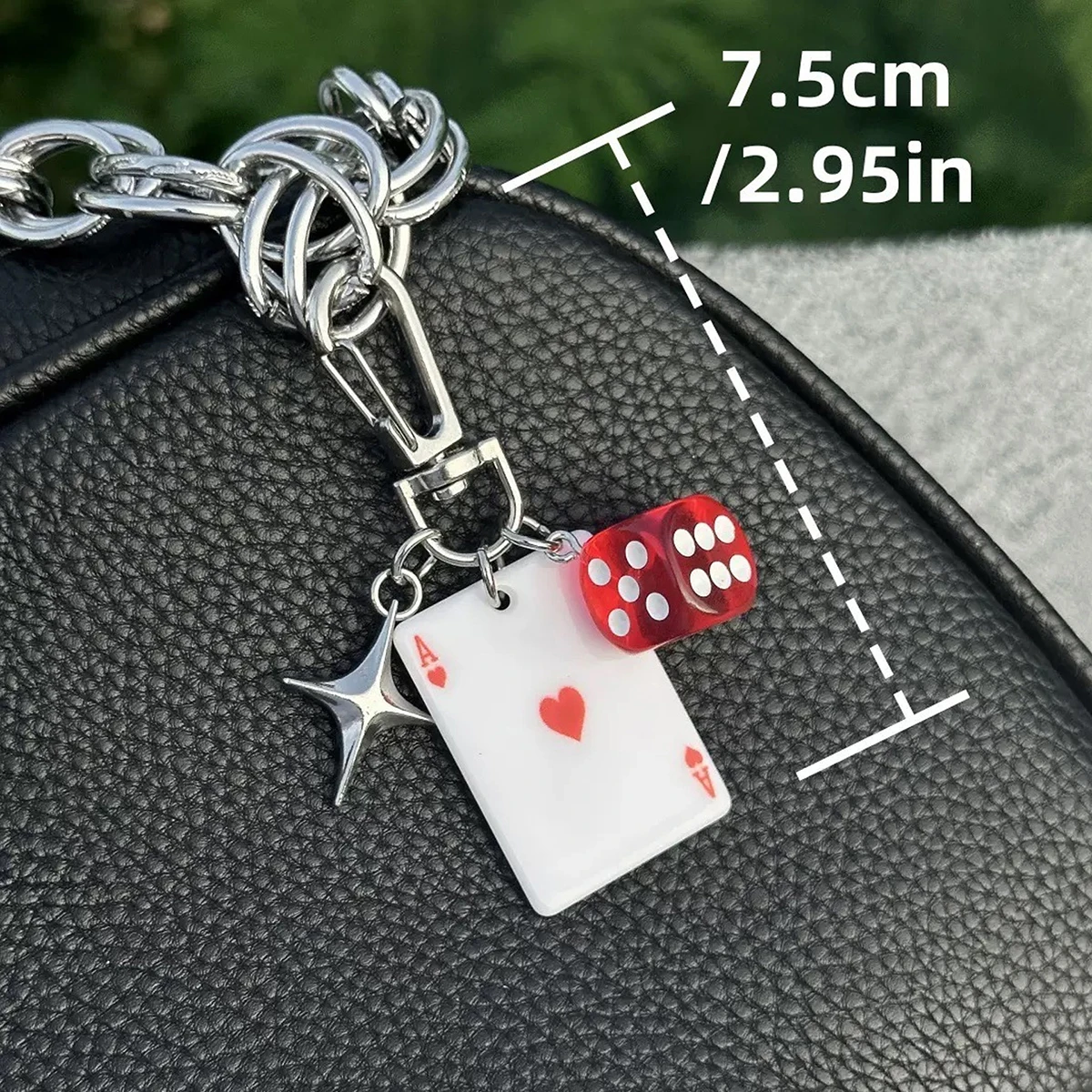 جديد شخصية ثلاثية الأبعاد مجسمة اللون النرد بطاقة اللعب المفاتيح بطاقة اللعب عنصر حقيبة سماعة الاذن قلادة