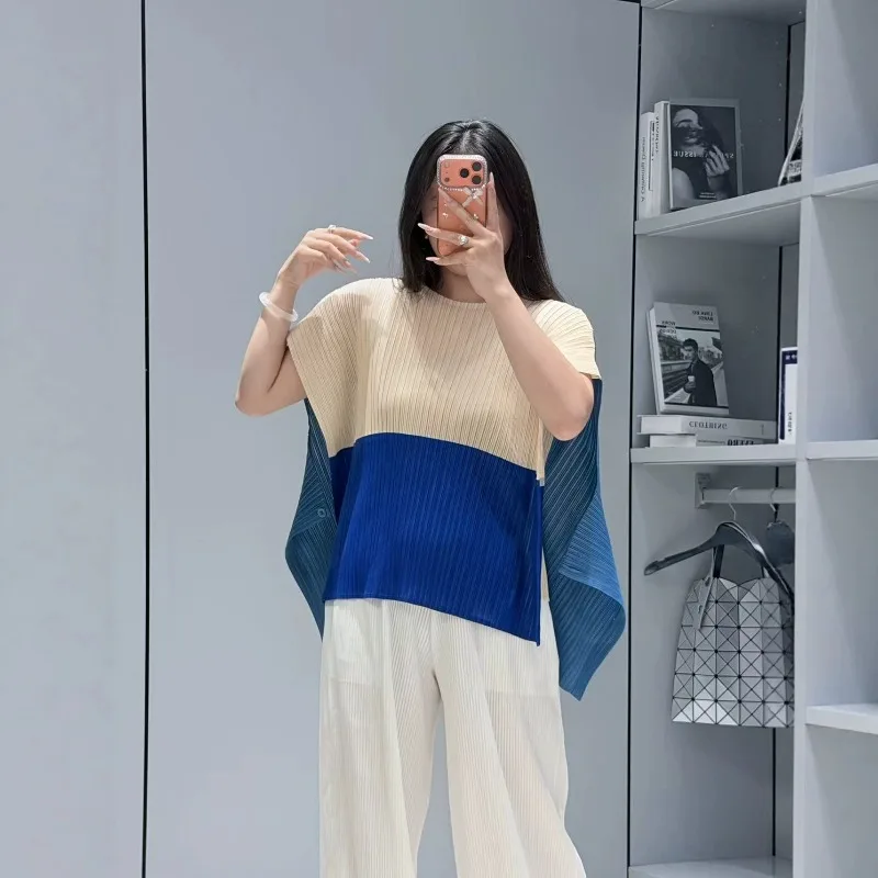 Miyake Pleated 2026 Color Block Flying Sleeve Top for Women Summer Round Neck Sleeveless Split Design Niche Loose T-Shirt Pleat