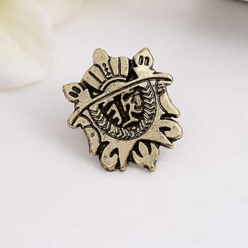 European and American retro shields, mini brooches, fashionable men\'s and women\'s badges, brooch accessories
