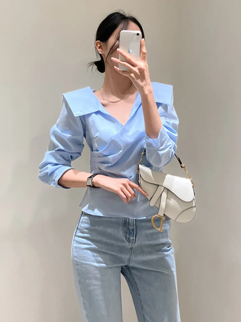 Długa sukienka damska Ele Unique, dekolt w serek, krzyżowana talia, styl koreański, do pracy, jednolity kolor, detale z guzikami.