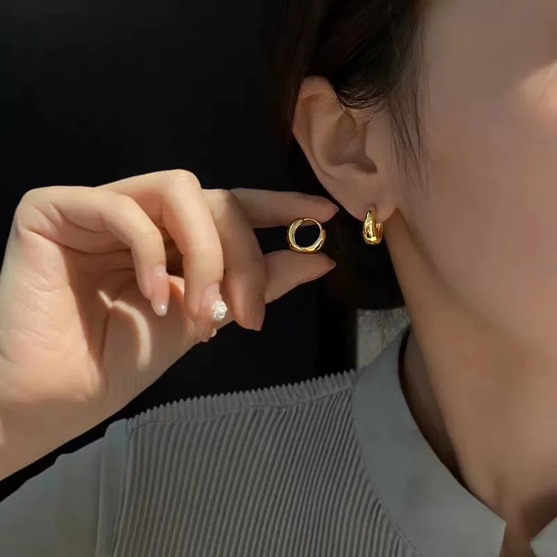 

925 Sterling Silver Water Droplet Shaped Smooth Earrings With A Stylish Circle Ear Clasp Fashionable Jewelry Wedding Accessories