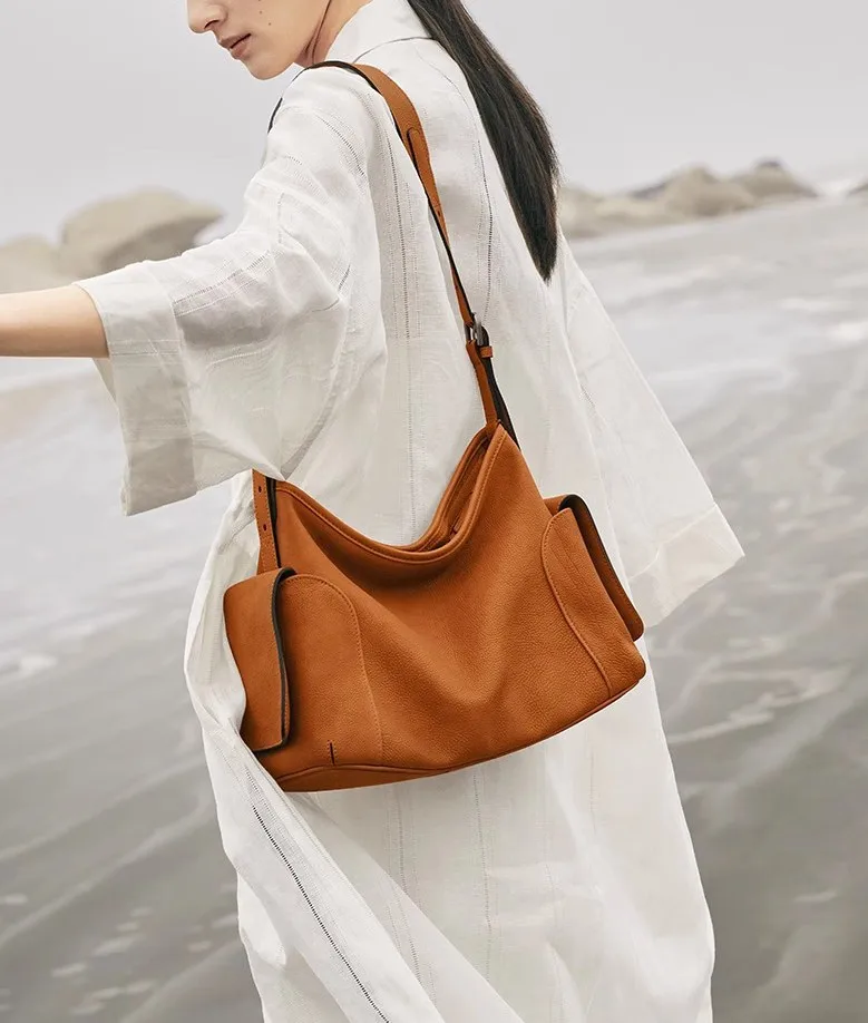

Leather Single-Shoulder Crossbody Large Capacity Commuter Bag for Women - Soft, Portable, Retro