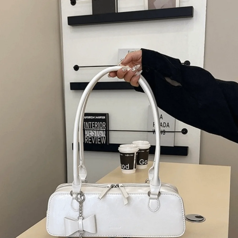 

Elegant French Stick Handbag Simple Love Heart Pendant Sweet Armpit Bag Large Capacity Solid Color Underarm Shoulder Bag Daily