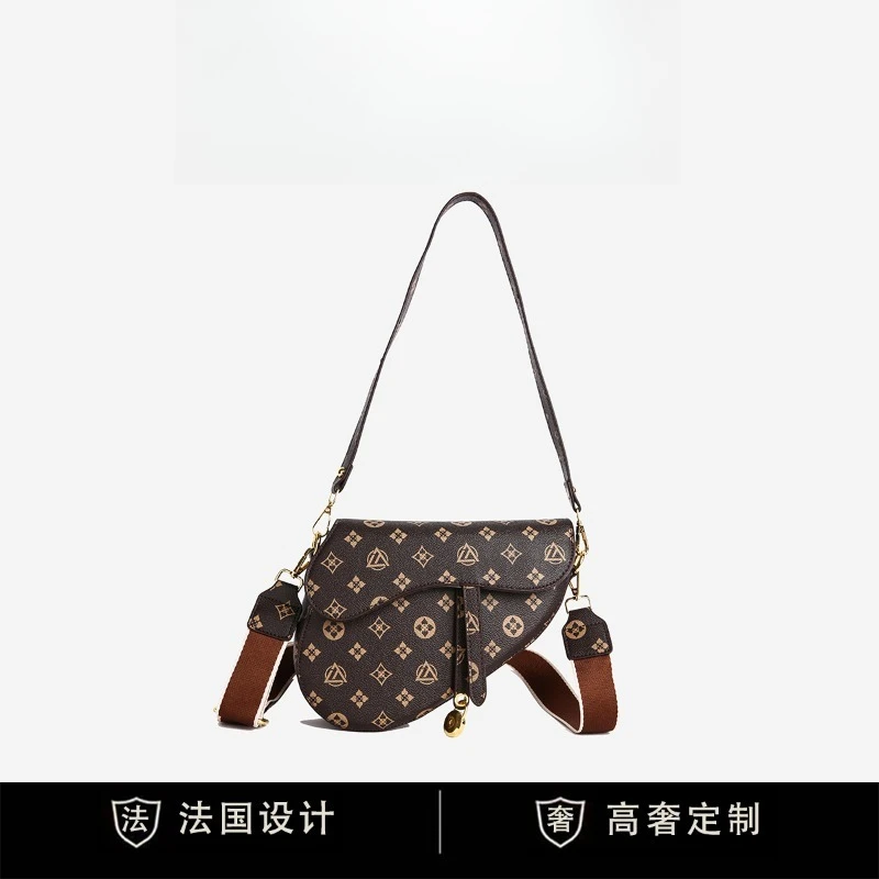 

Classic Famous Designer Tote Bags For Ladies Made Of Premium Leather With Versatile Styling