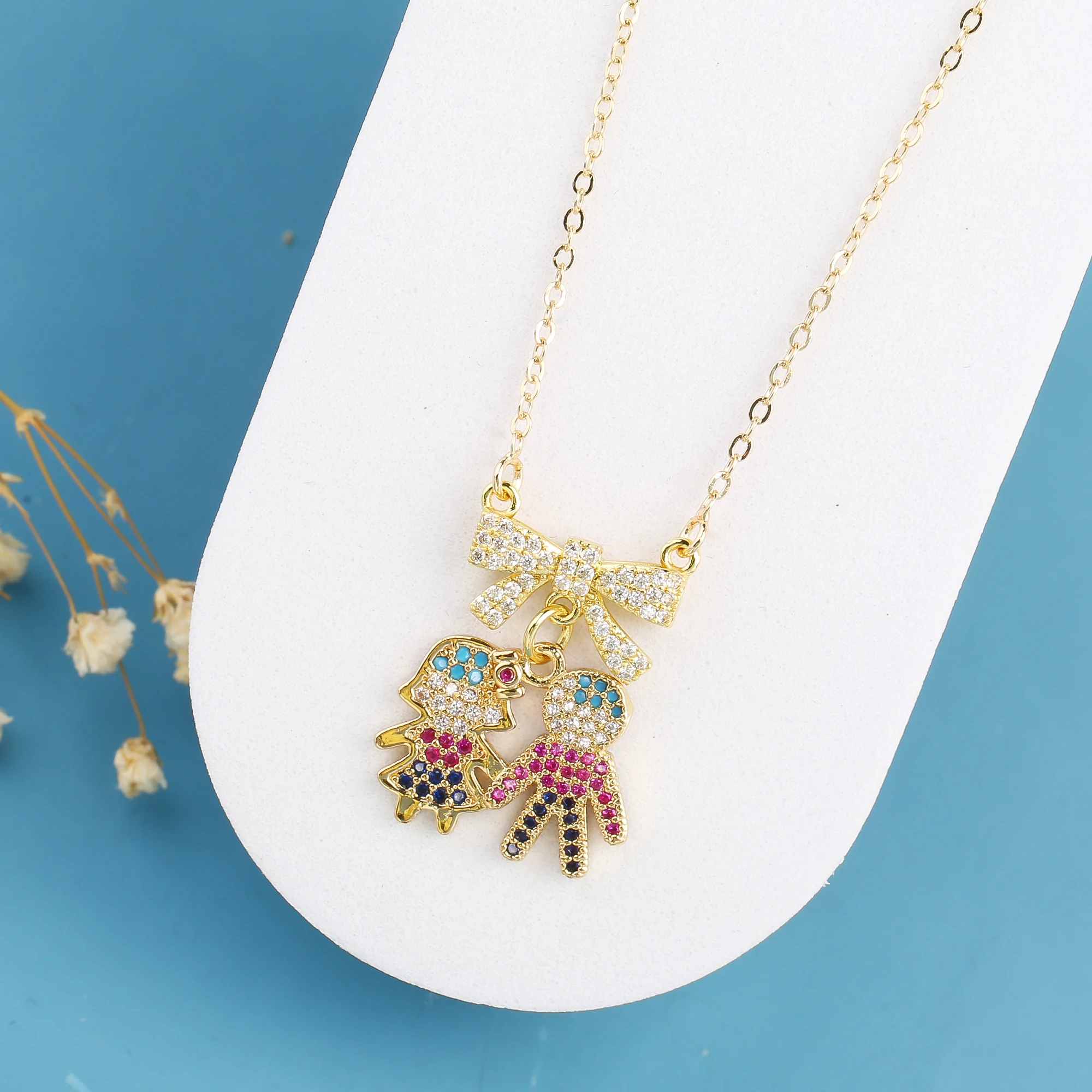 New Creative Gold-Plated Zirconia Mom, Dad And Child Theme Pendant Necklace Classic For Mother\'S Day Birthday Jewelry Gift