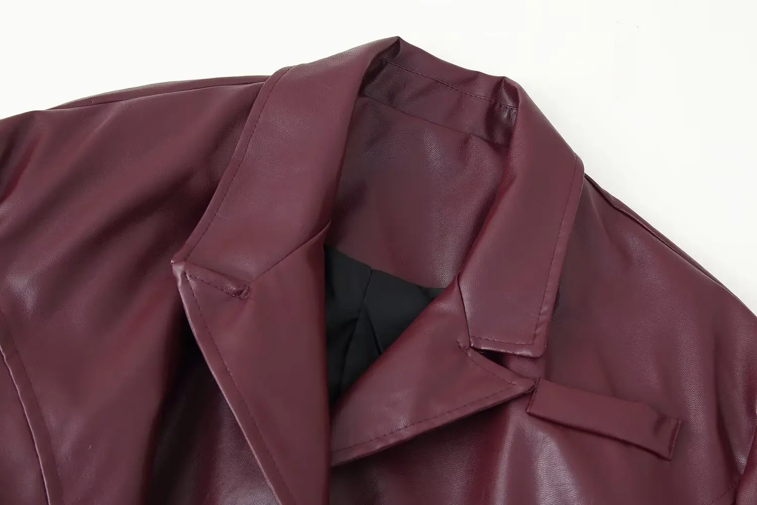 2025 Otoño Invierno nuevo vino rojo cuello vuelto Nudo de lazo Chaqueta corta de cuero mujer moda abrigo ajustado opciones multicolores