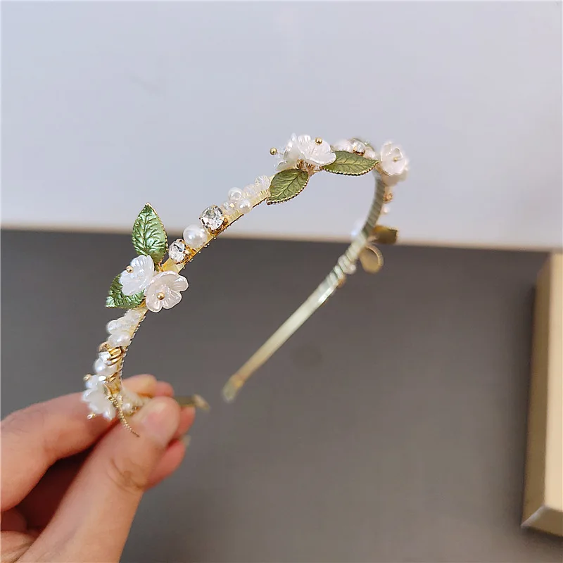 New Summer Fresh Flower Pearl Hair Accessories Ladies Romantic Spring and Summer Green Leaves Elegant Flower Headbands Headdress