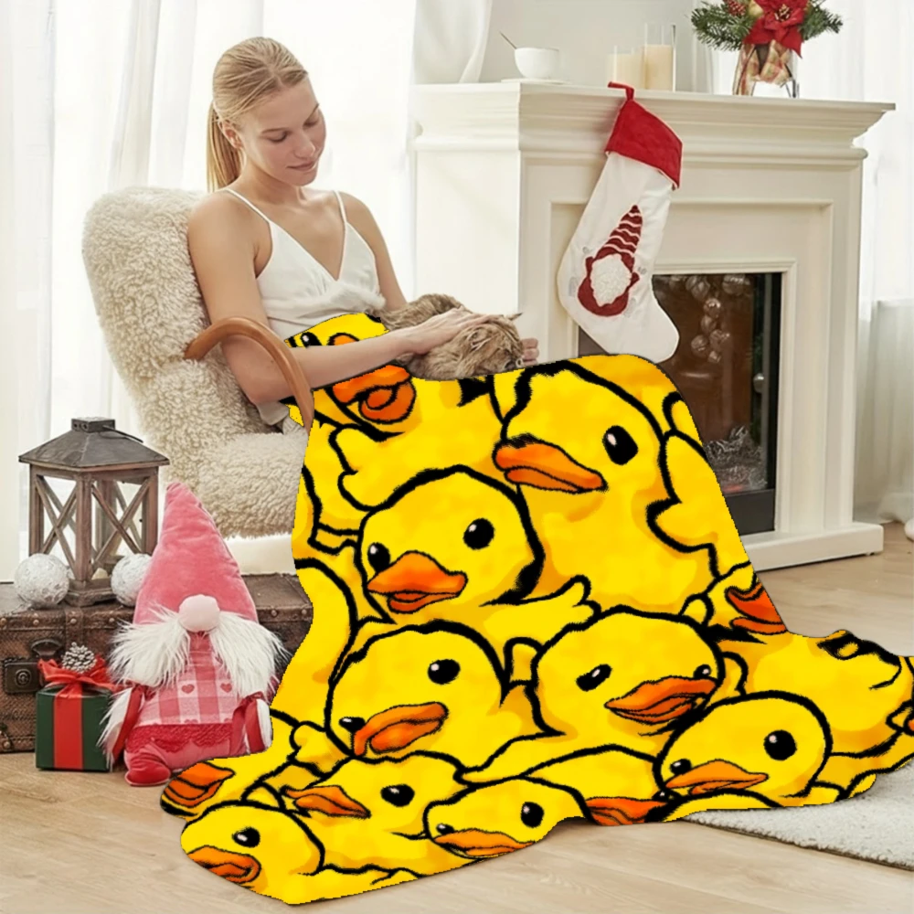 1pc Cute Full Print Little Yellow Duck Flannel Blanket, Great Gift Option, Soft Warm Healing Cartoon Design with Adorable Duck P