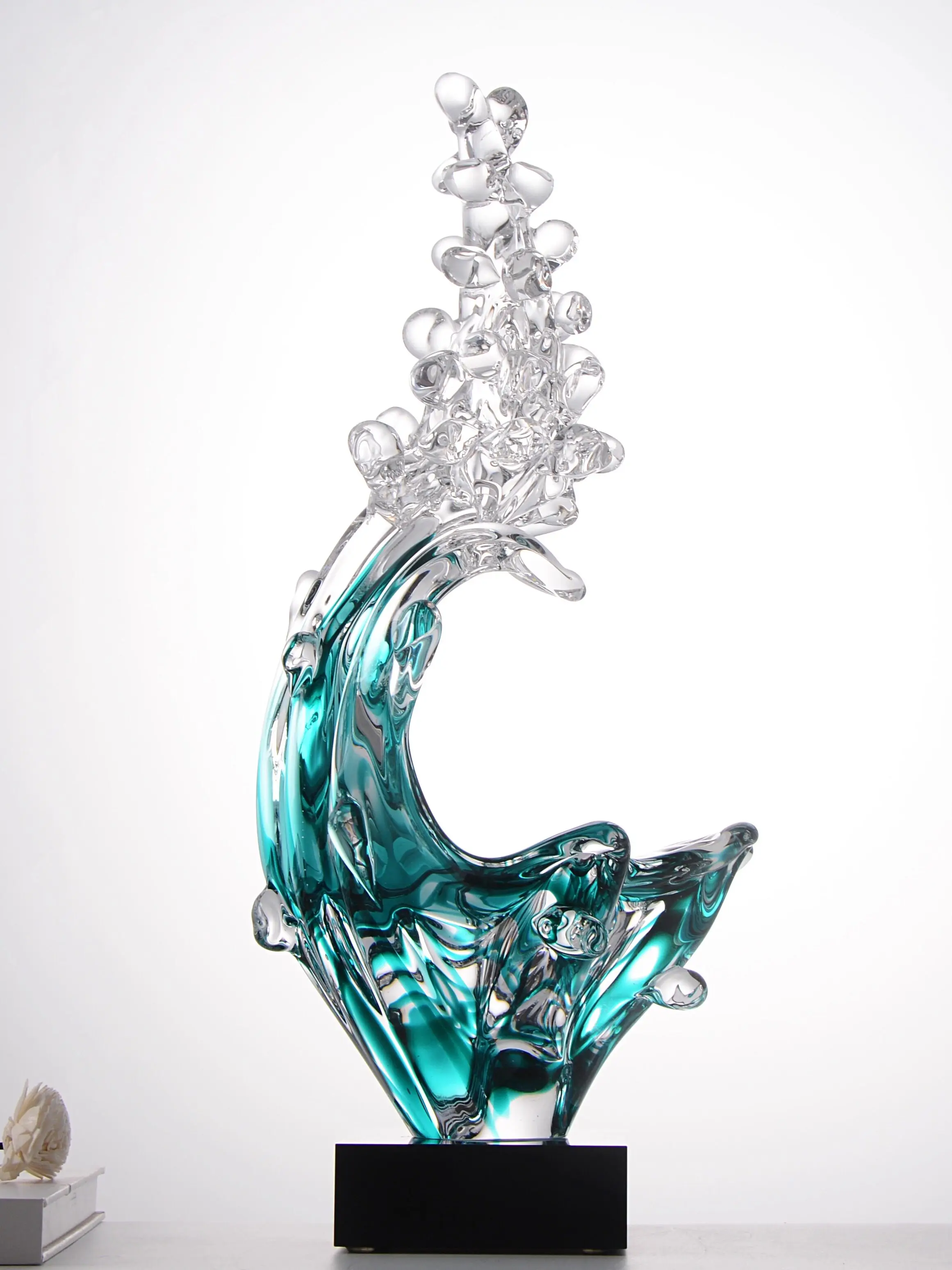 Wind and water make waves, light luxury, simple and high-end glazed ornaments
