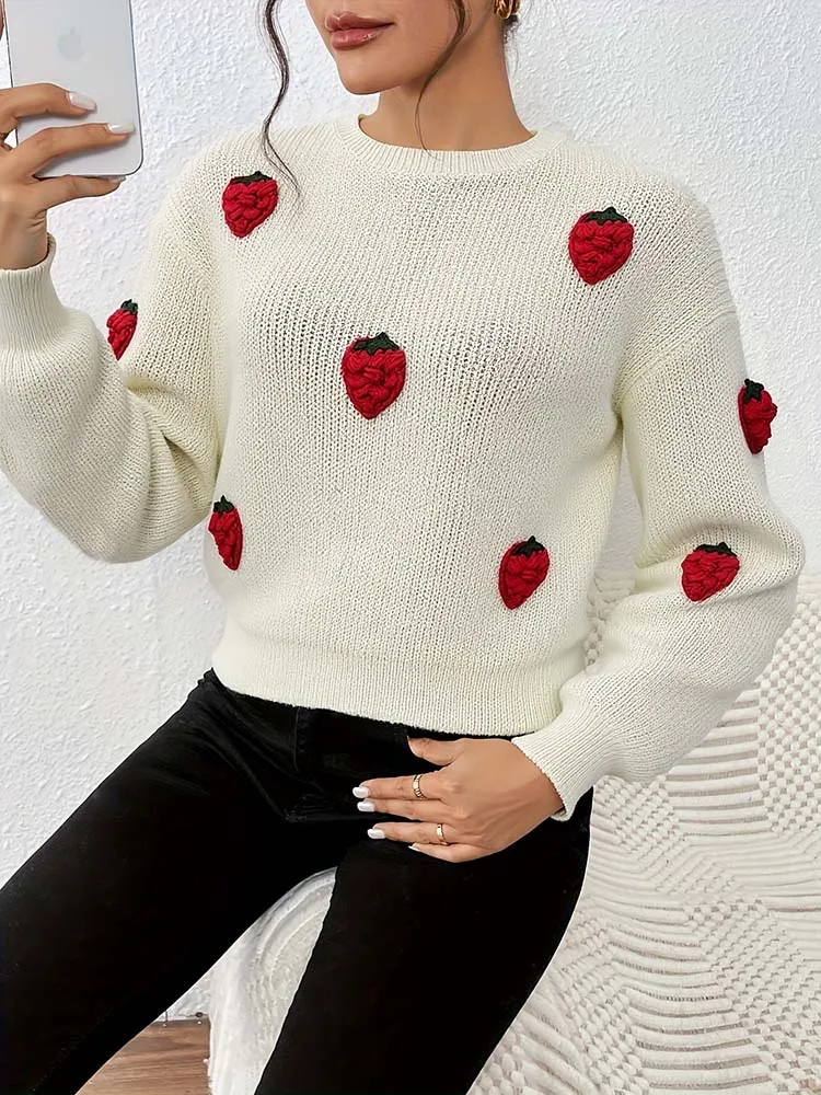 

Дизайнерский женский вязаный свитер с вышивкой клубничного узора; омолаживающий образ, нежный стиль, круглый вырез.