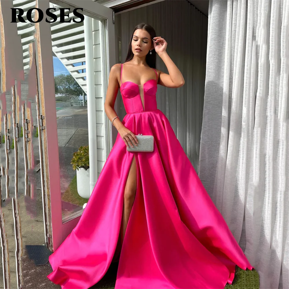 

ROSES Spaghetti Strap فساتين الحفلات Black Sweetheart Prom Dresses With Side Split Lace Up Back Party Dress Stain Evening Gowns