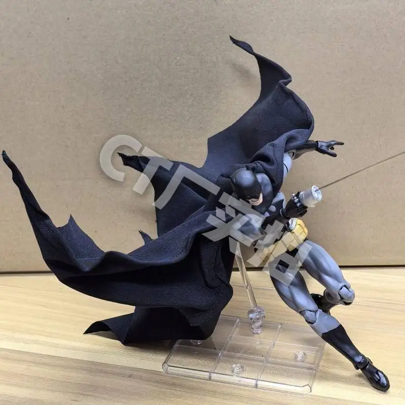 CT Mafex 126 Batman Hush Comic Style Black Articulated Action Figure 16cm KO Version DC Justice League Collectible Model view 5