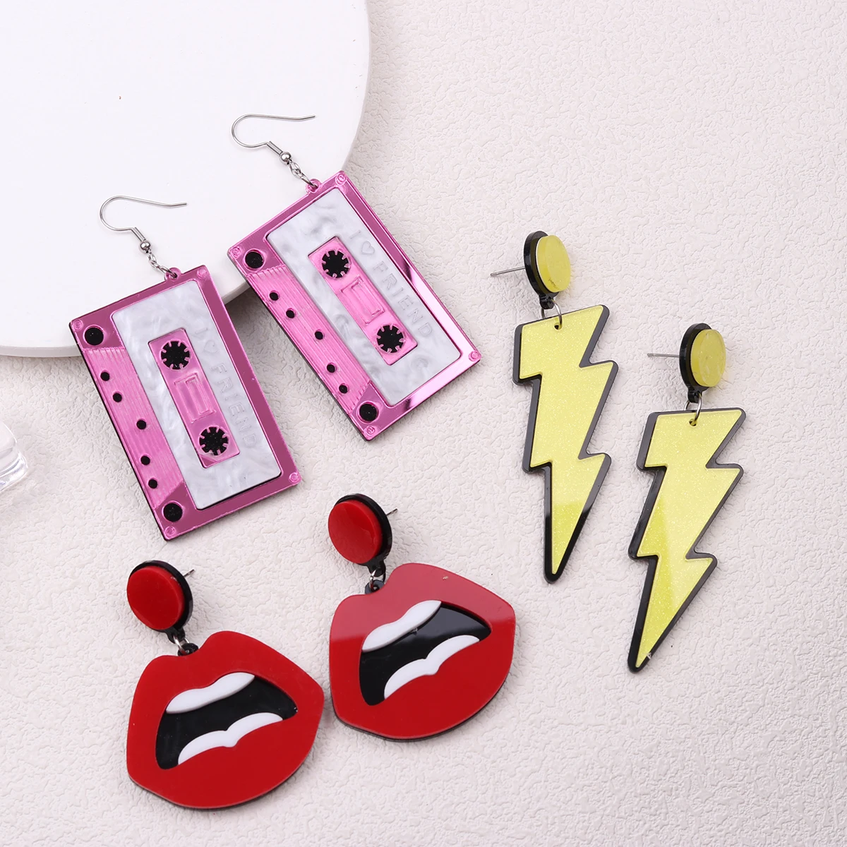 1 Pair Of Exaggerated Lightning Bright Red Acrylic Ray Earrings Suitable For Women Fashionable And Charming Jewelry Earring