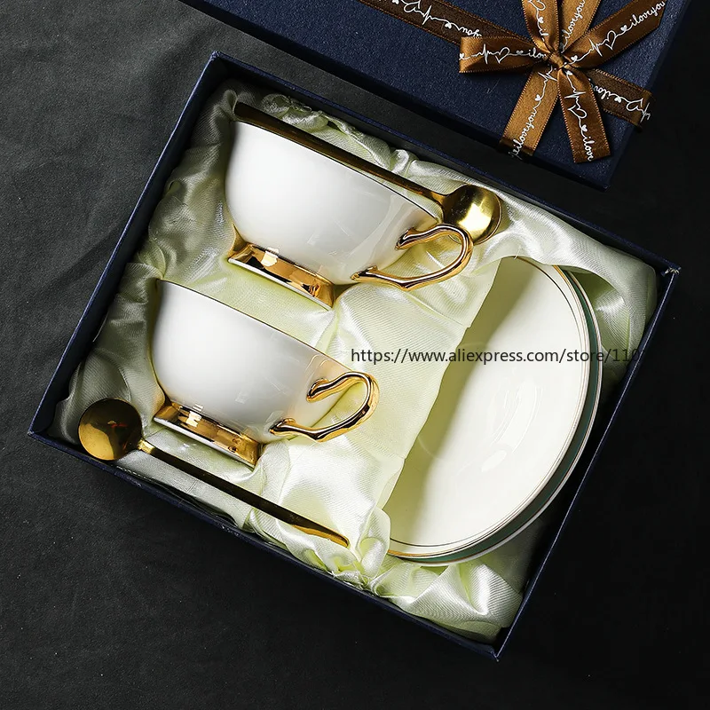 

Набор кофейных чашек и блюдец в европейском стиле, керамический роскошный британский сервиз для послеобеденного чая из костяного фарфора, подарочная коробка для дома и коммерческого использования