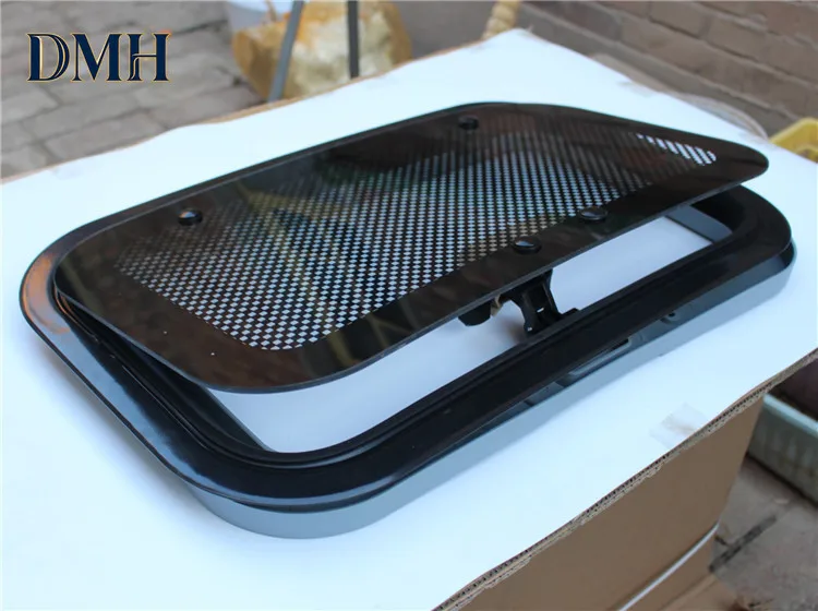 

Электрический четырехколесный трицикл DMH с люком на крыше, вентиляцией и люком для пассажиров