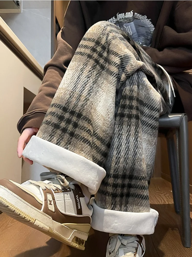 

Мужские зимние утепленные шерстяные брюки прямого кроя на флисовой подкладке с завязками, повседневные молодежные свободные брюки с широкими штанинами, черно-белые, в клетку