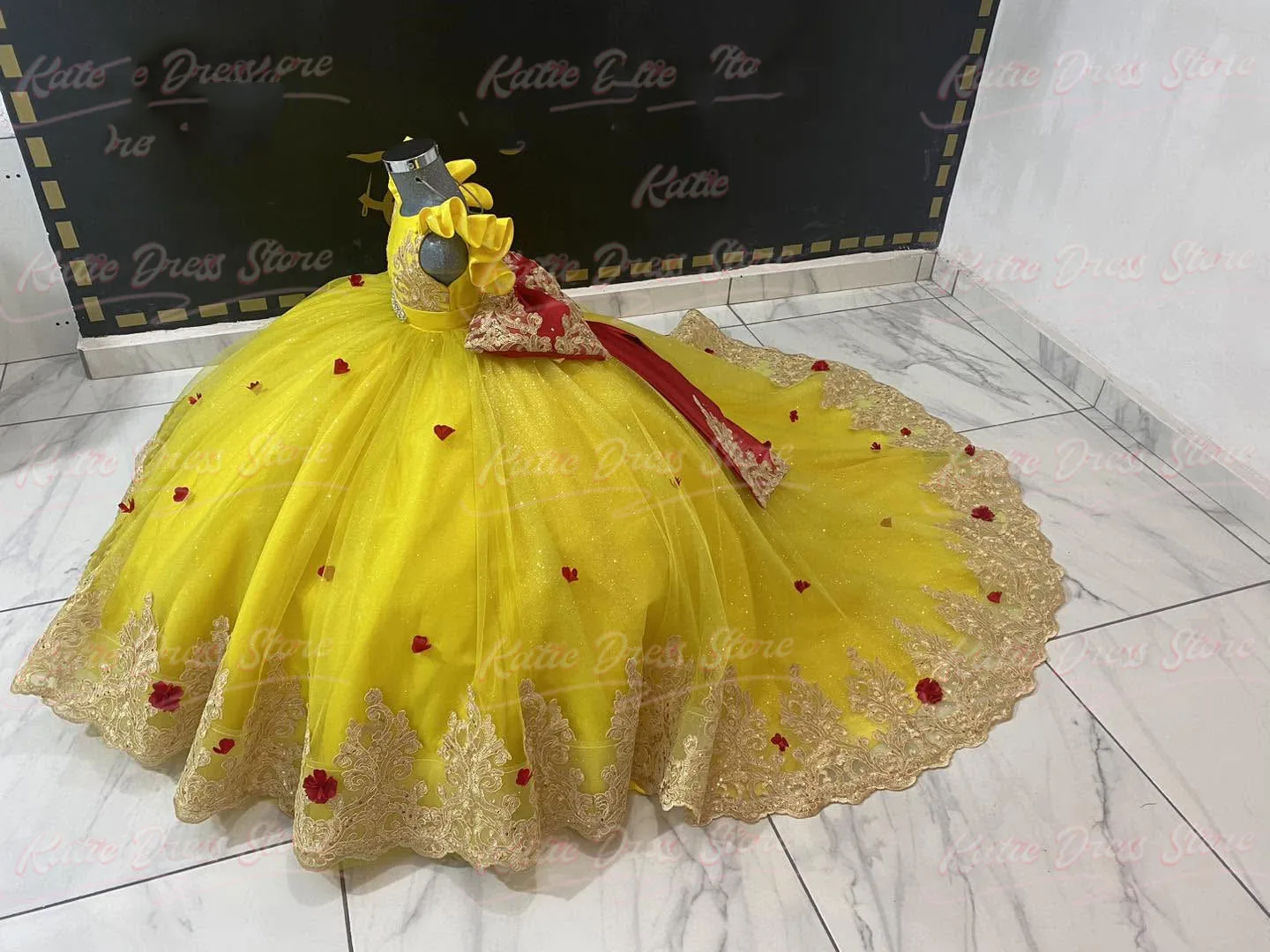 Flower Girl Dress For Wedding Tulle Lace Applique With Bow Elegant Kids Birthday Party First Communion Ball Gowns Customized